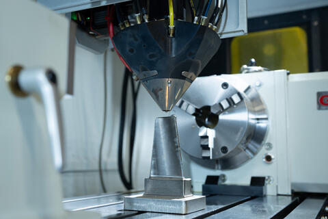 LTS Maskin har 3D-printhode fra Meltio integrert i vår CNC-fres.